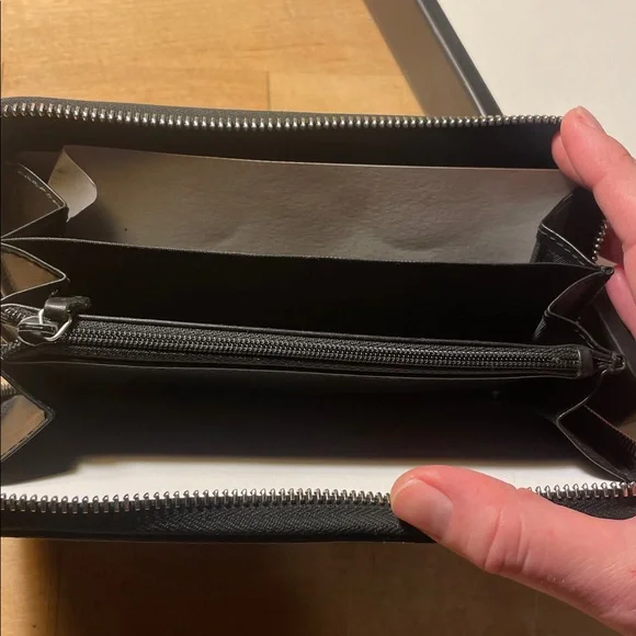 Gucci Tiger GG Supreme Monogram Zippy Wallet with Box & Dust Bag FULL INCLUSION - Picture 7 of 16